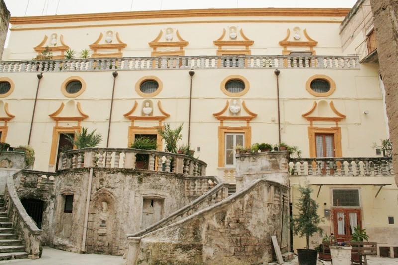 Palazzo Lupicini Affittacamere Bisceglie Kültér fotó